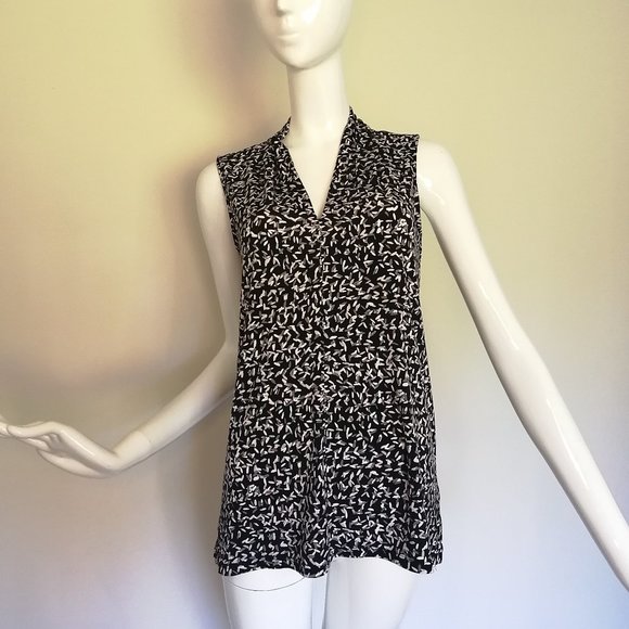 Vince Camuto XS - Picture 2 of 5